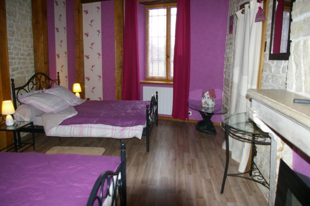 Gite Au Chalet Laferté-sur-Aube Szoba fotó