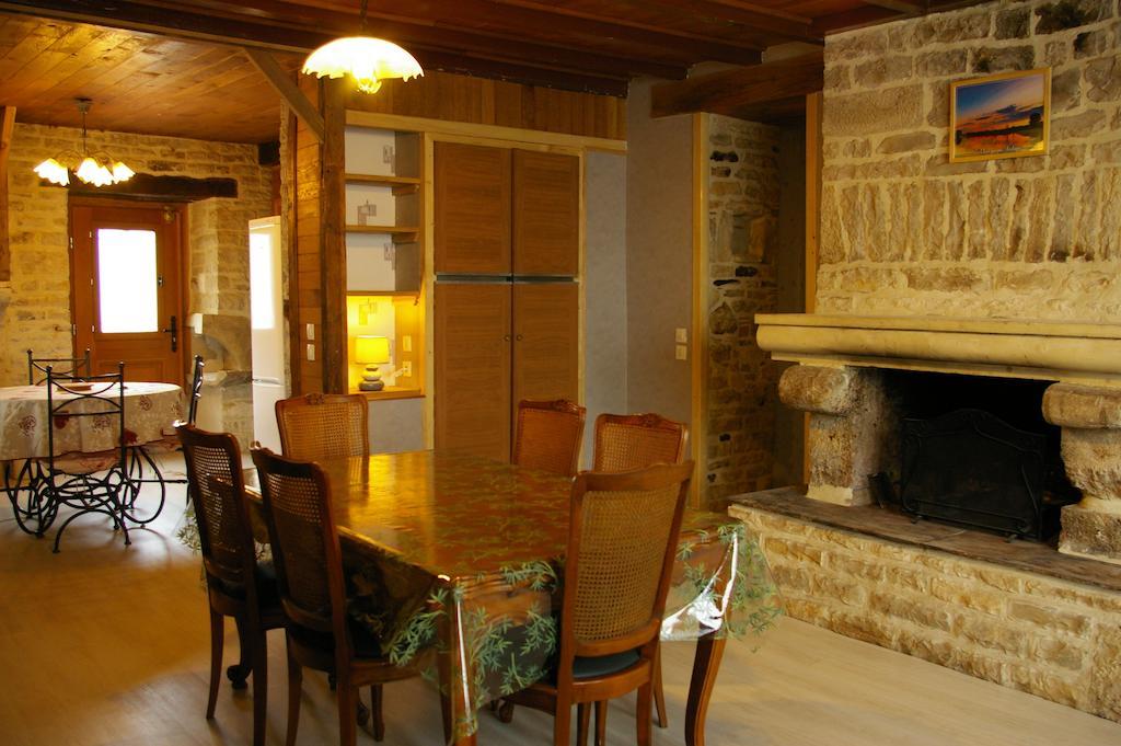 Gite Au Chalet Laferté-sur-Aube Szoba fotó